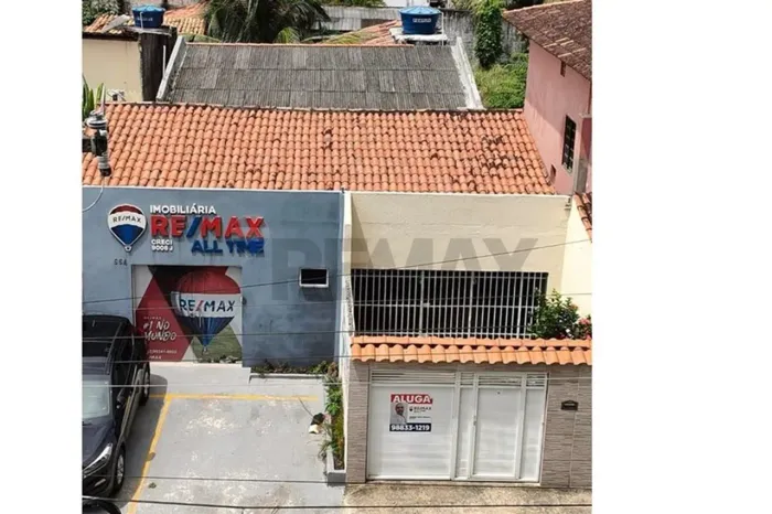 "Casa Comercial três quartos uma suíte,no Farol, Maceió - Oportunidade Única!"