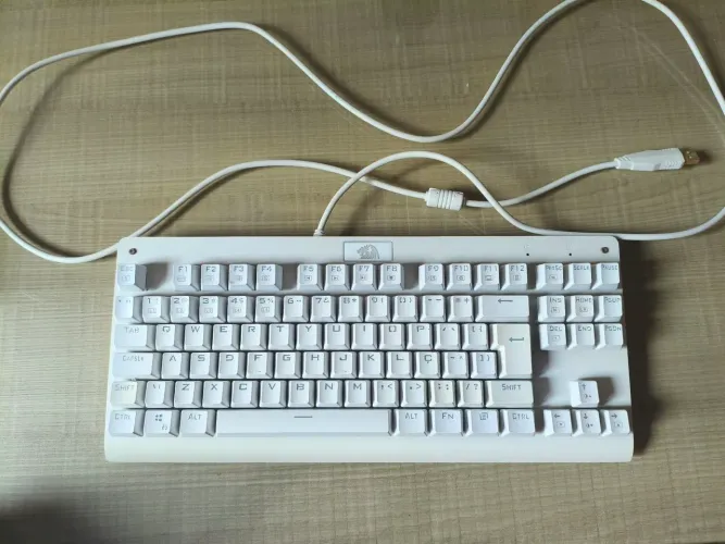 Teclado redragon dark Avenger lunar white