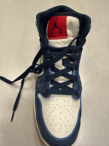 Tênis Nike jordan modelo Nike Air Jordan 1 Mid SE "Take Flight" tamanho 36 usado
