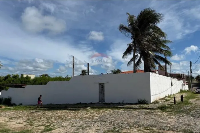 Casa de esquina a venda- Prainha- Aquiraz