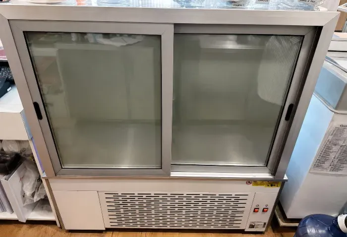 VITRINE/ BALCÃO EXPOSITOR ALTO REFRIGERADO