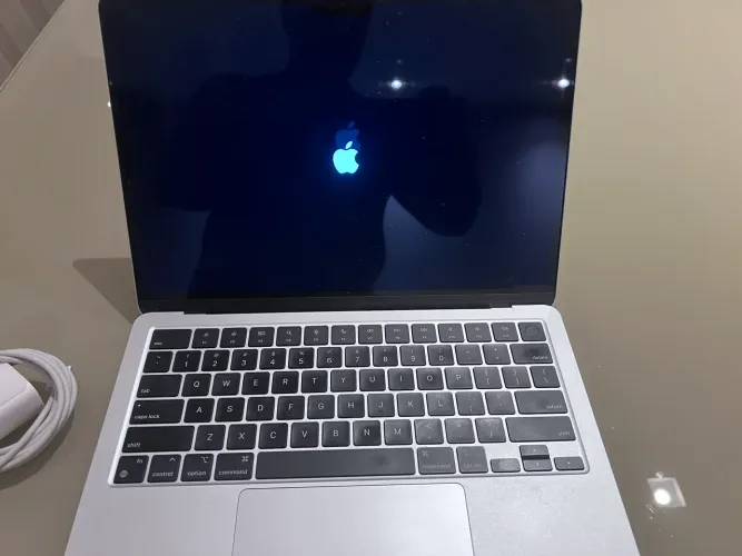 MacBook Air M2 512GB - apenas 114 ciclos, bateria 96%