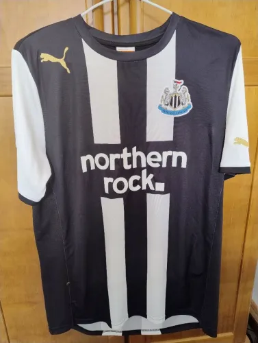 Camisa newcastle home original puma - 2011-12 - Tamanho p, veste m - Em boas condições.