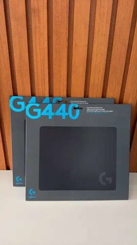Mouse Pad com Base Antiderrapante Logitech G440 Otimizado para Jogos e com Superfície
