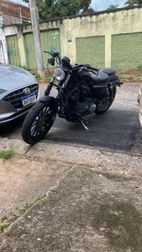 Harley 883 yron muito nova
