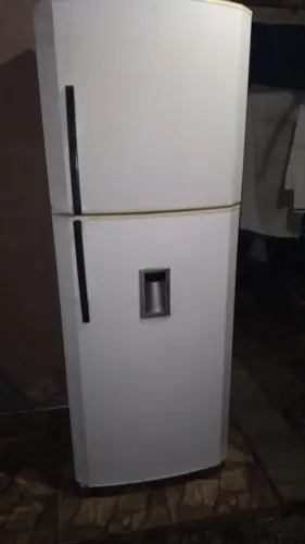 Vendo geladeira eletrolux 430 litros valor $800 reais