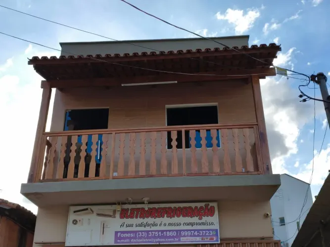 Aluga-se apartamento