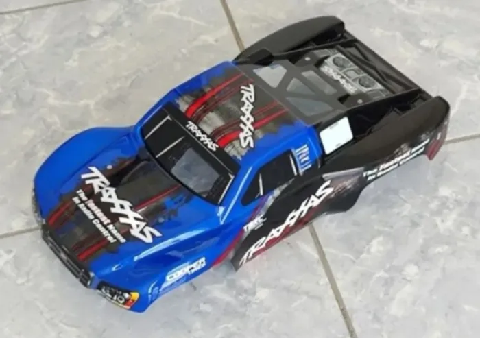 Bolha Original P/ Automodelo Rc Traxxas Slash Nitro ou Elétrica - 4x4 / 4x2 - 1/10