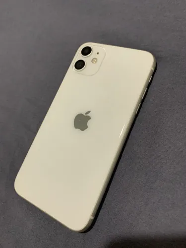 iPhone 11 (p/ retirada de peças)