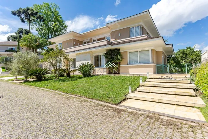 Casa condomínio 3 suítes à venda no São Lourenço
