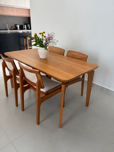 MESA DE JANTAR 1,60x 80 MDF