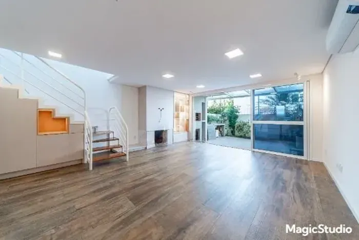 Casa em Condomínio na Tristeza | 3 Dormitórios, Suíte, Pátio e 2 Vagas