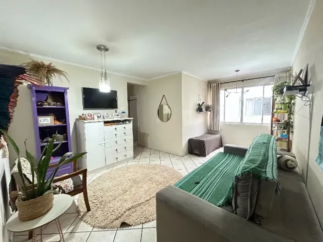 Apartamento de 02 dormitórios e home office no Estreito - Florianópolis