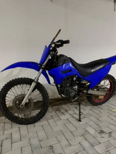 XR 200 de trilha ou sítio