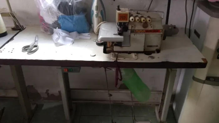 Máquina de costura overlok