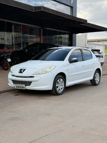 Peugeot 207 XR 1.4 Flex 8V 3P 2013