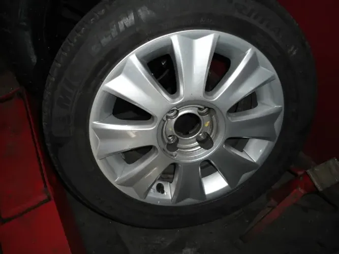 pneu 215 55r16 michelin zero (apenas1 )
