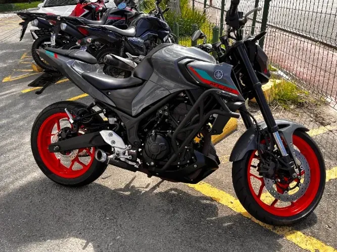Yamaha MT-03 modelo 2023 - Apenas 19.000 km | Impecável / Revisada na Concessionária