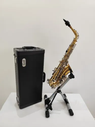 Sax Alto Júpiter JAS- 669/667 Mib - Laqueado c/ Niquelado R$3.900,00 - Aceito trocas