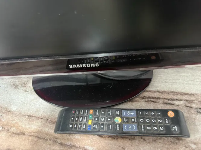 Tv de 30 polegadas Samsung funciona perfeitamente