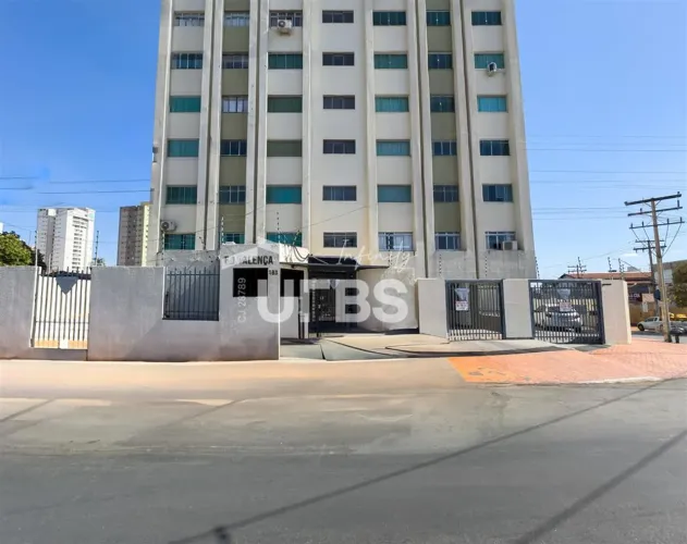 Sobrado, 4 Quartos, 1 Suíte, 90,09 m², Setor Central