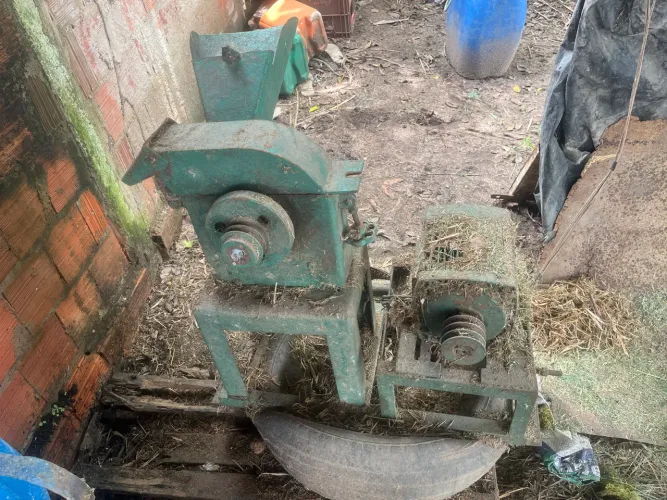 Vende-se forrageira 