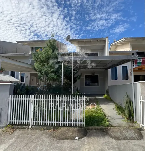 Geminado no bairro Belo Horizonte em Campo Alegre/SC com 70 m², 2 quartos e 2 vagas de gar