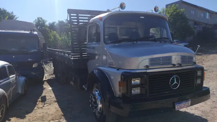 Caminhão trucado 
