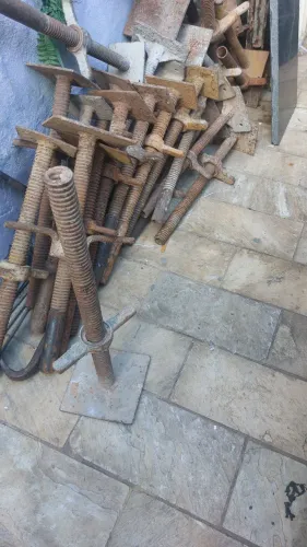 Sapatas  regulável para andaime 