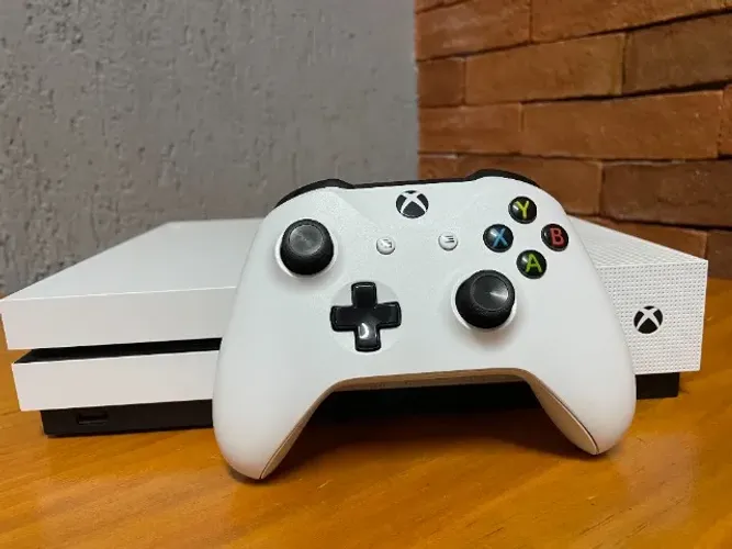 Console Xbox ONE S 1TB Microsoft Seminovo (Com Garantia)