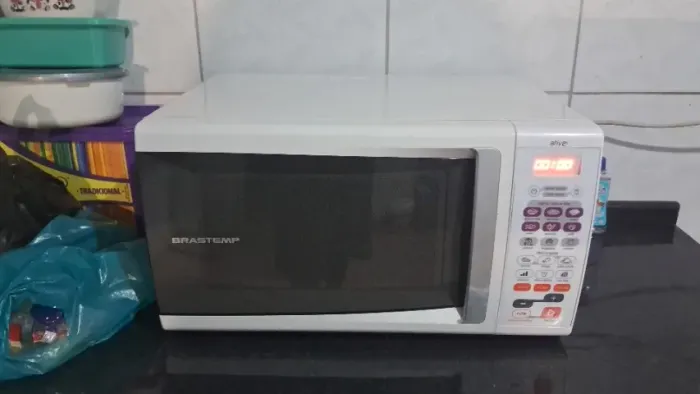 Vendo micro-ondas e ventilador Arno novinho zero 380 os dois juntos