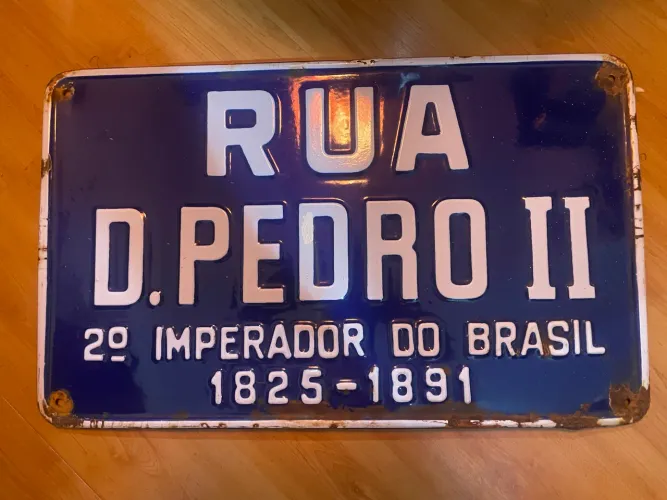 Placa de rua esmaltada antiga