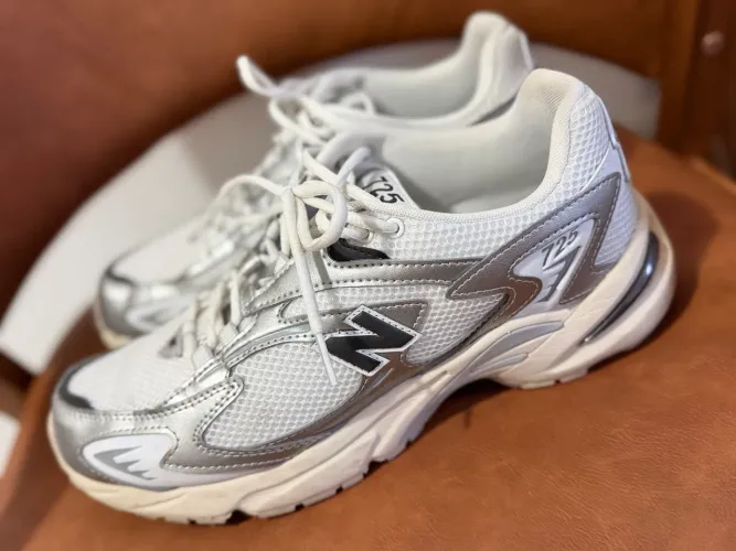 Tênis new balance 725