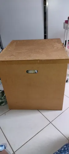 Caixa em MDF 63/63 usada