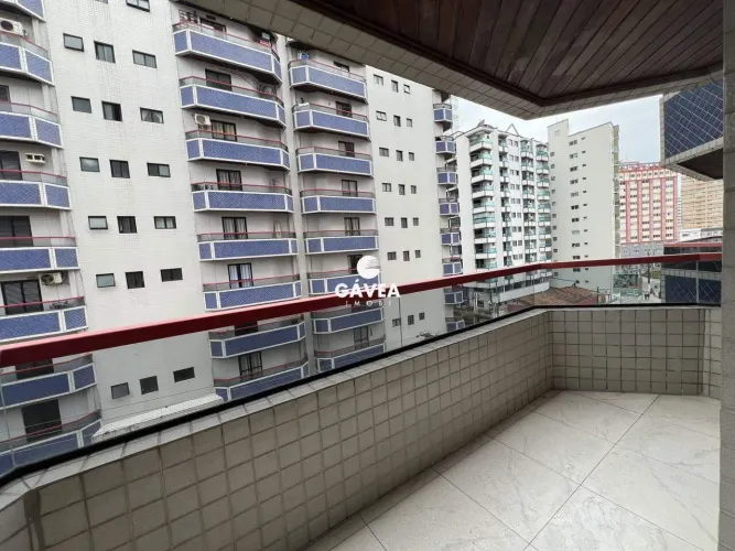 Apartamento à venda no Guilhermina em Praia Grande.