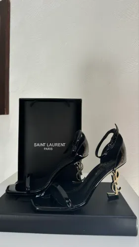 Sandália Saint Laurent - Primeira Linha