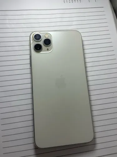 iPhone 11 Pro Max com Defeito