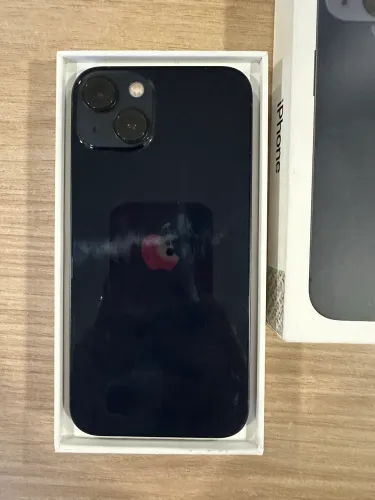 iPhone 13 em perfeito estado