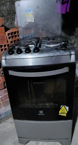 Fogão 4 bocas usado sem funcionamento no forno 