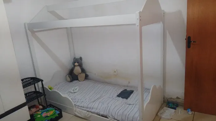 Vendo está cama montessoriana , solteiro , contato  ( * whats  jheniffer) r 