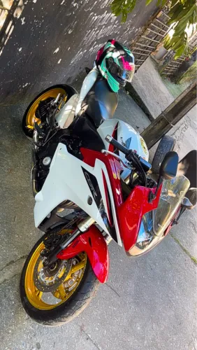 CBR 600f com ABS