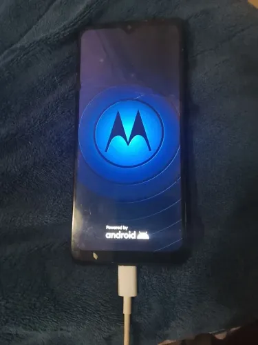 Celular Motorola com defeito