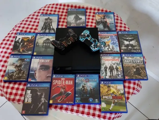 VENDO PS 4 500G COM 15 JOGOS