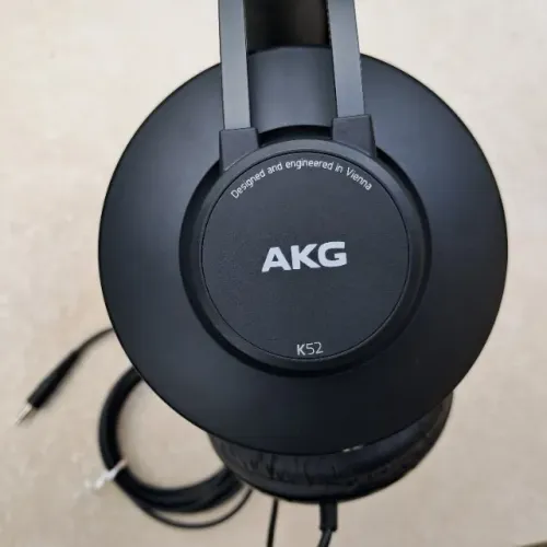 Fone AKG K52