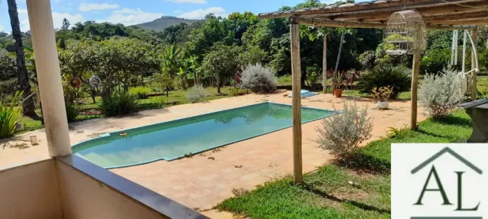 CHÁCARA TOP 5.800m² COM RIO E PISCINA - A 9 KM DE Montes Claros 
