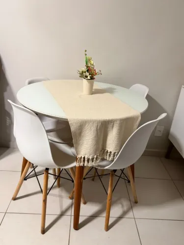 Mesa de Jantar com cadeiras