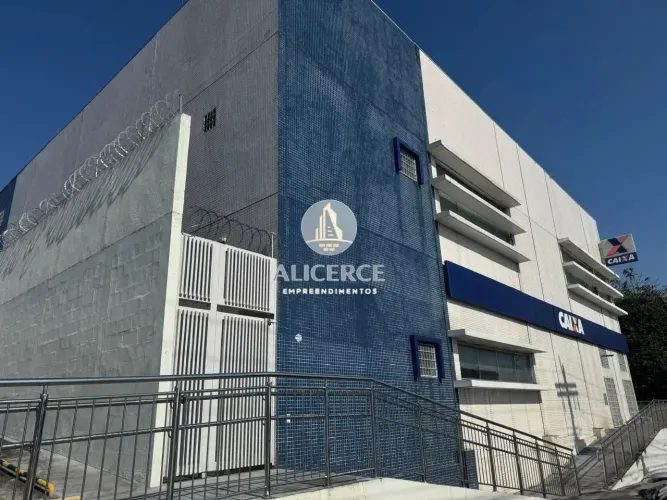 ALUGO PRÉDIO COMERCIAL DE 600 M2 NO JAPIIM