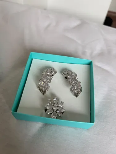 Vendo conjunto brinco earcuff e anel