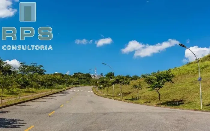 Terreno à venda no Condomínio Itaporã em Atibaia, 739m², área de lazer completa, dentro da