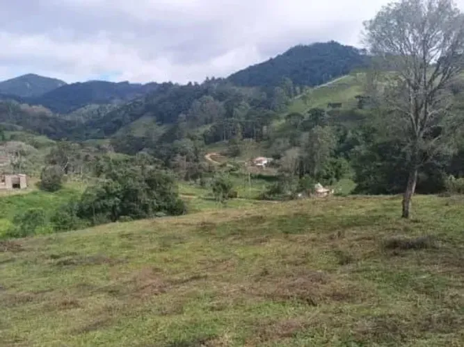 Excelente Chácara com 28.000m², situada no Berço da Mantiqueira, Marmelópolis/MG